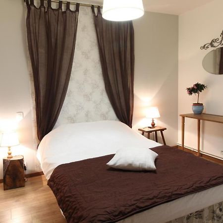 Bed and Breakfast Le Domaine De Bellevue Tanzac Exterior foto